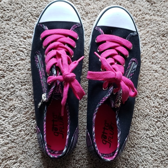 converse like sneakers